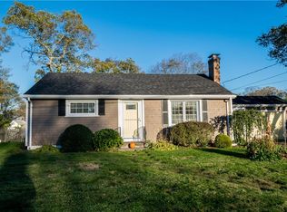 60 Kirk Dr, Pawtucket, RI 02861