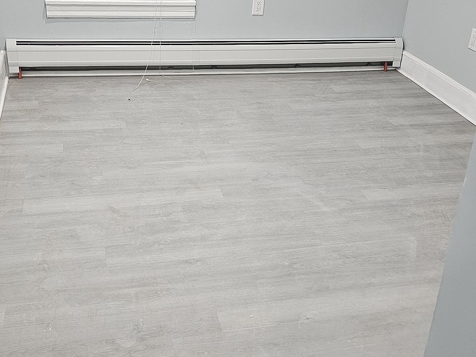 2nd image of 302 Winfield Ave Floor 2