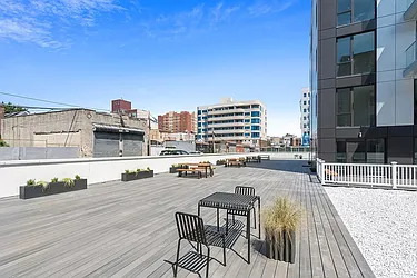 Rented by MaxInvest Real Estate, Inc.