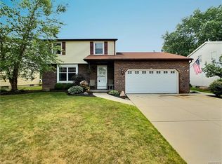 146 Sagewood Ter, Williamsville, NY 14221