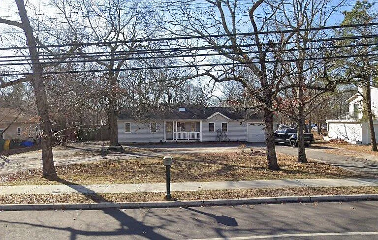 1436 Oak St — Photo 1