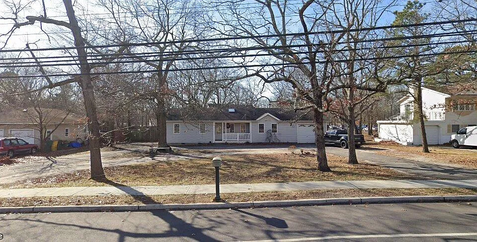 1436 Oak St