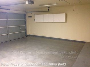 907 Crown Pointe Dr, Bakersfield, CA 93312