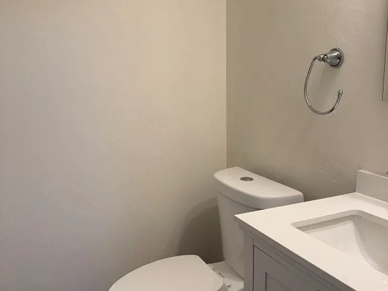 637 Knollwood Dr — Photo 15