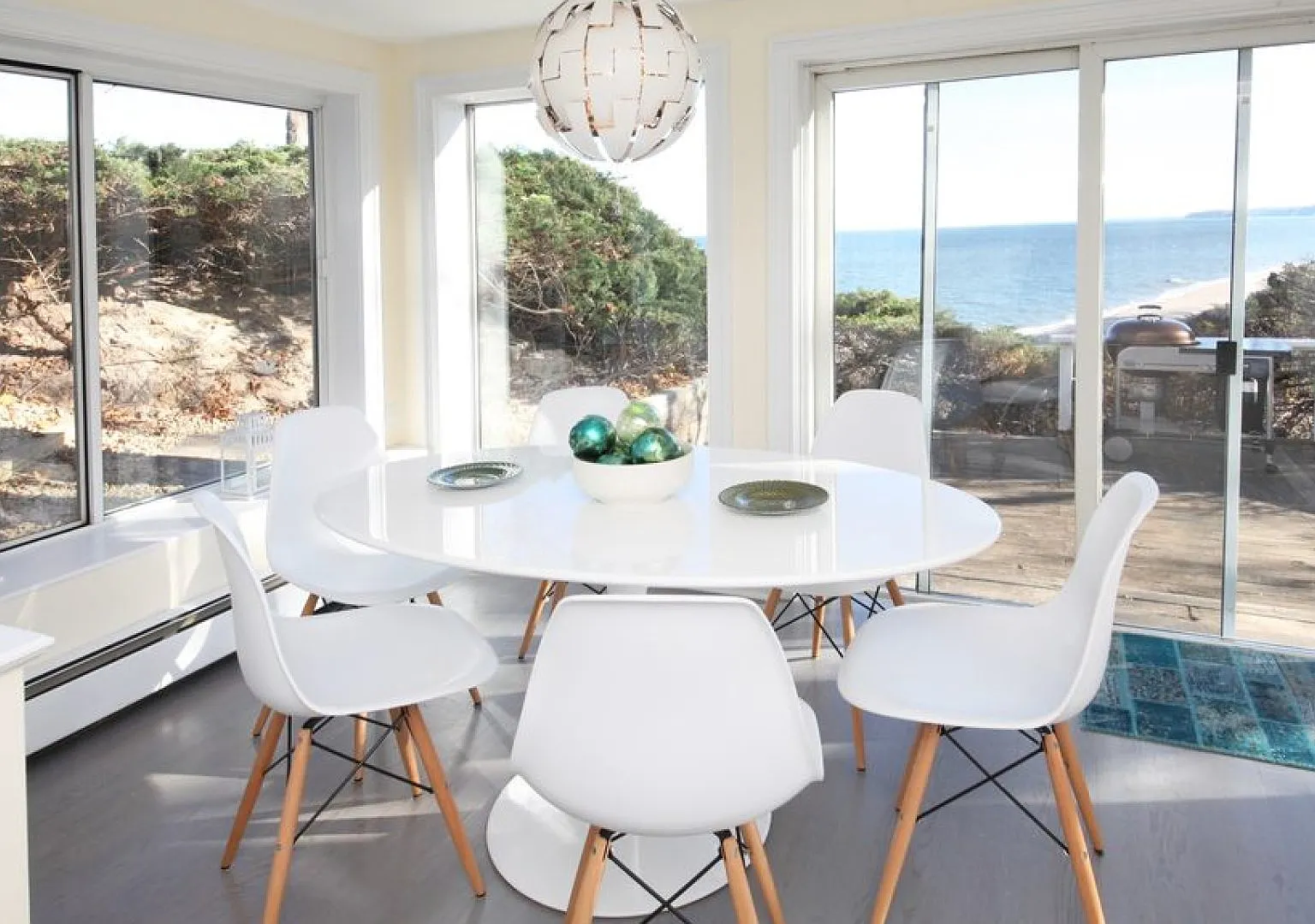 Panoramic Water Views of Long Island Sound, Easy Access to Beach — Photo 4