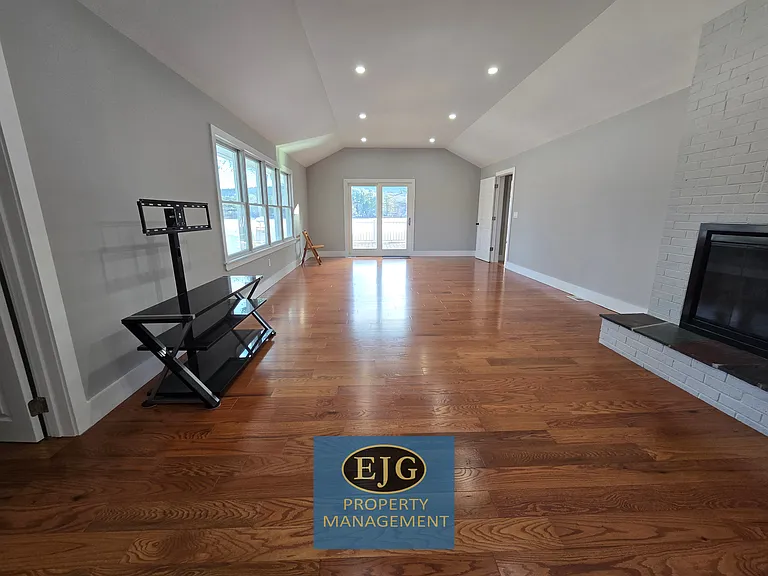 116 Old Homestead Hwy #1 — Photo 34