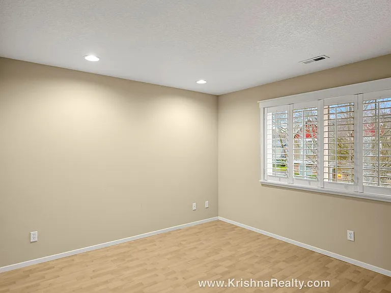 491 NE 63rd Way — Photo 20