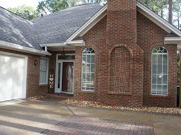 2nd image of 1465 Oakmont Pl