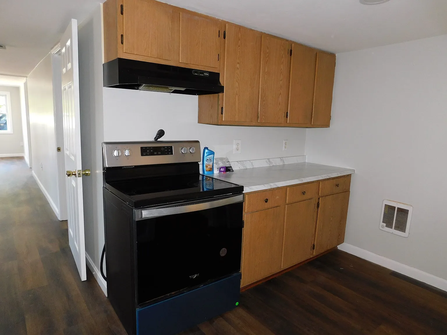 2 bed, 1.0 bath, 1800 sqft, $1,700 — Photo 4