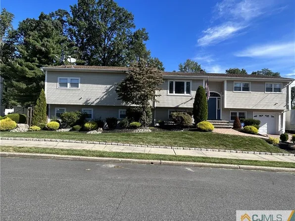 18 Eagle St, Iselin, NJ 08830