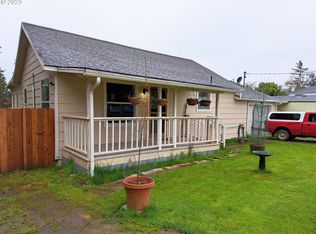 1932 E Willow St, Myrtle Point, OR 97458