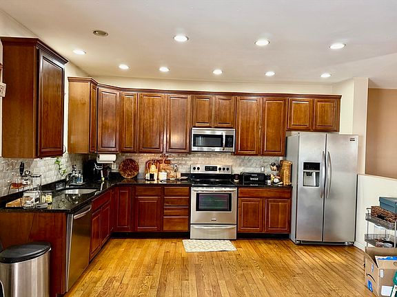 5th image of 10 Milton Ridge Rd #10