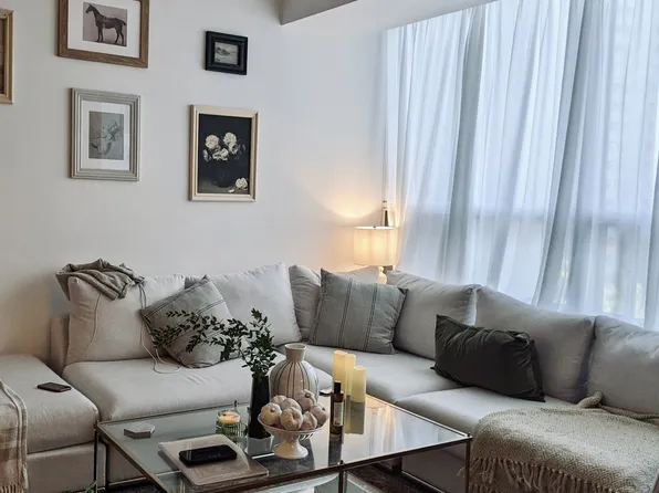 5 Old Sheppard Ave #702, Toronto, ON M2J 4K3