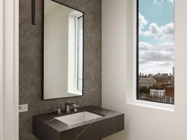 200 East 20th Street image 11 of 16