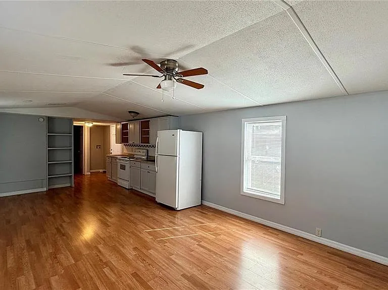 639 Ellison Pkwy — Photo 6
