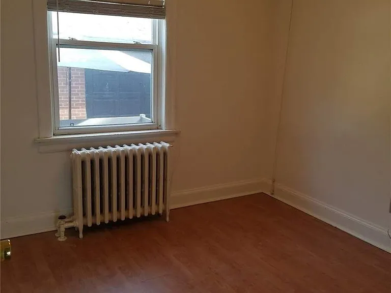 1013 Castlefield Ave N #MAIN — Photo 3