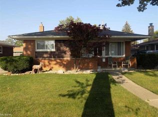 24716 Wood St, Saint Clair Shores, MI 48080