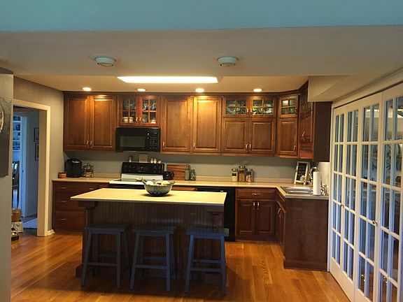 4th image of 201 Redwood Dr