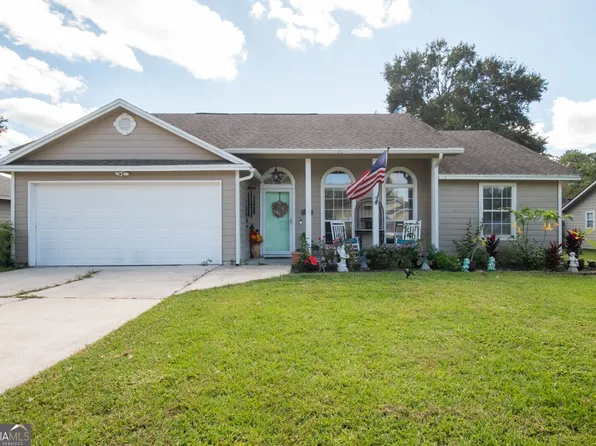 208 McQueen Cir, Saint Marys, GA 31558