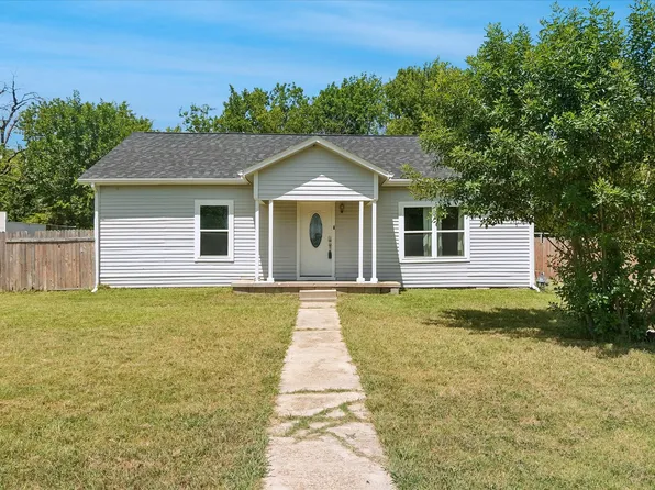403 S 7th St, Sanger, TX 76266