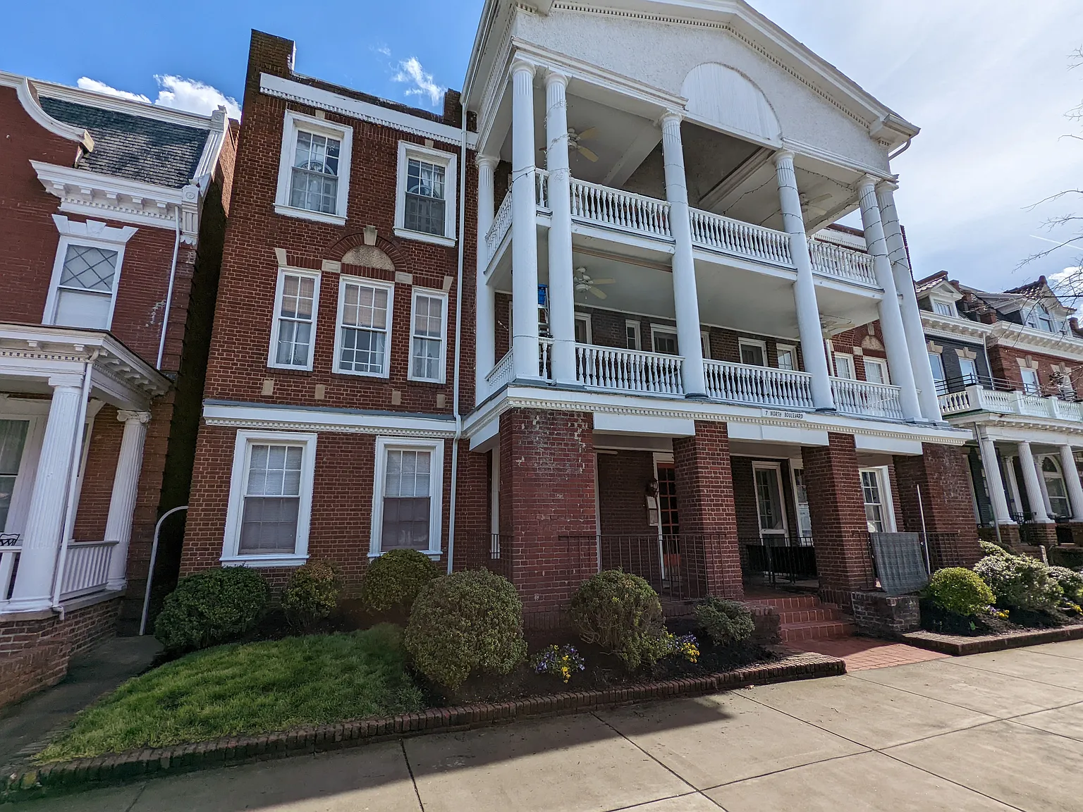 2 bed, 1000 sqft, $1,895 — Photo 3