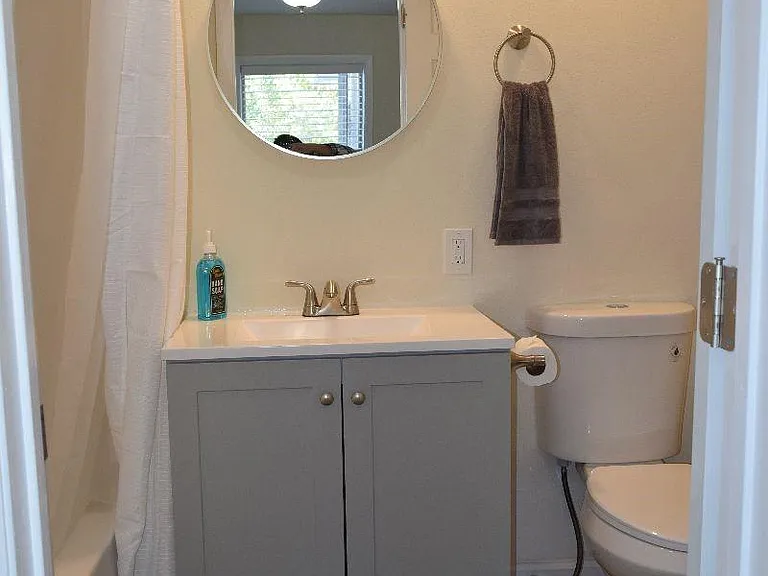 4917 Woodglen Dr — Photo 7