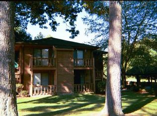 530 Courtwood Ln, Hendersonville, NC 28739