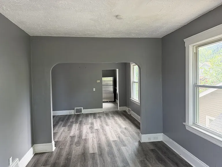 10709 Fidelity Ave — Photo 14