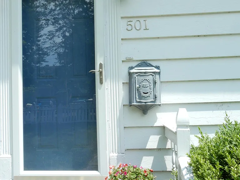 501 Wilbor Ave — Photo 4