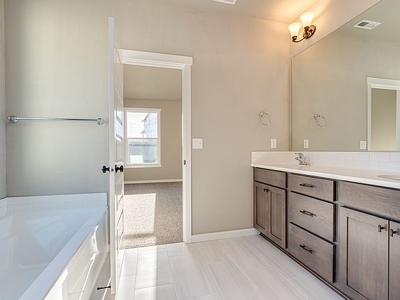 4th image of 8005 Blanchard Loop