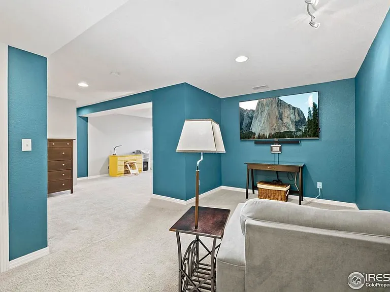 2715 Rigden Pkwy #8 — Photo 1