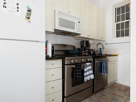 5th image of 106 E 17th St APT 4F