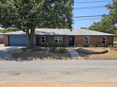 1004 Roach St, Bowie, TX, 76230