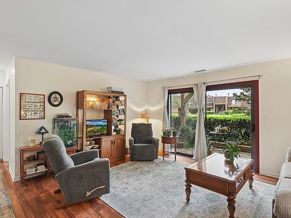 5th image of 608 Waterford Rd #1B