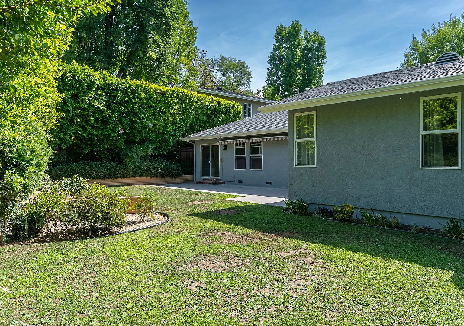 4 Bed / 2 Bath Single Family Home in a Beautiful La Canada Flintridge Neighborhood — Photo 4