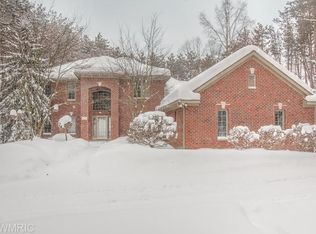 3344 Bluewater Pines Dr NE, Grand Rapids, MI 49525