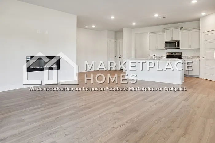 2070 Hyacinth Ln — Photo 14