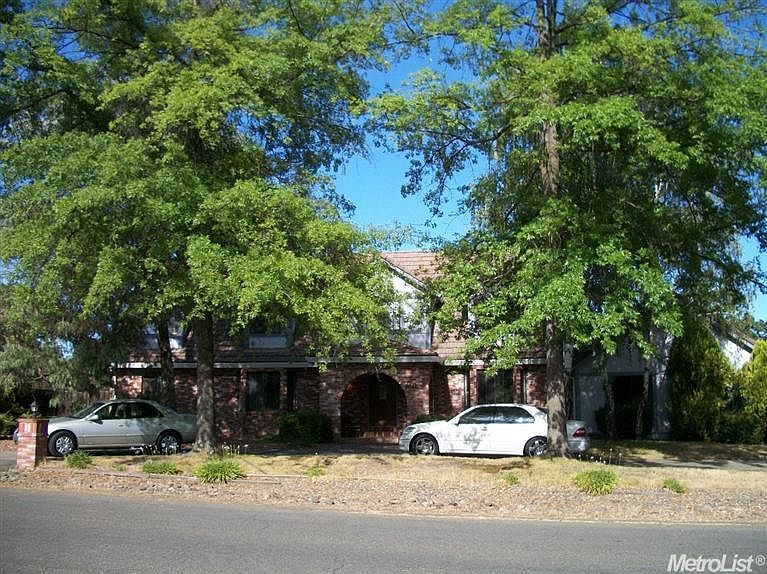1st image of 8040 Country Trail Dr