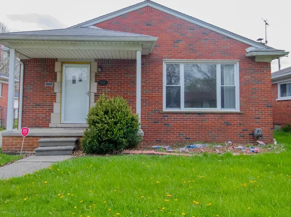 20212 Lochmoor St, Harper Woods, MI 48225