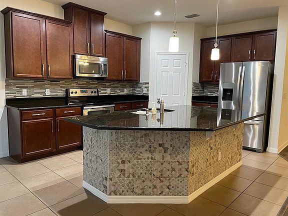 3rd image of 3710 Prairie Reserve Blvd