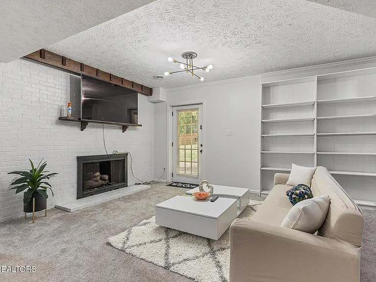 146 Federal Blvd — Photo 2