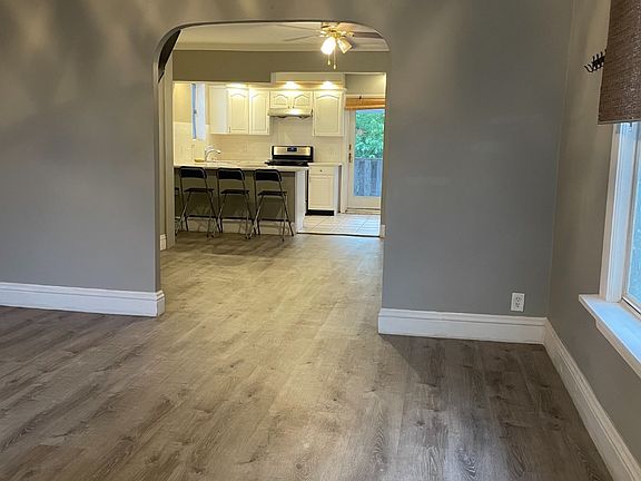 3rd image of 1818 E 51st St