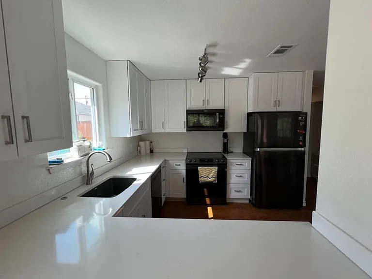 111 E Hickory Dr — Photo 9
