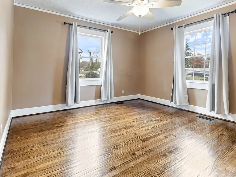 1st floor bedrooms at 907 W wendover ave in Greensboro NC