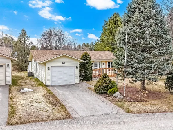42 Tecumseth Pines Dr, New Tecumseth, ON L0G 1W0