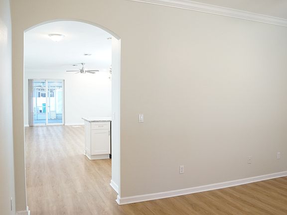 3rd image of 6212 Interbay Ave
