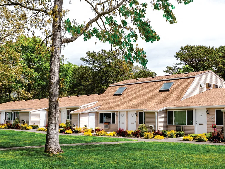 Villas at Pine Hills — Photo 4