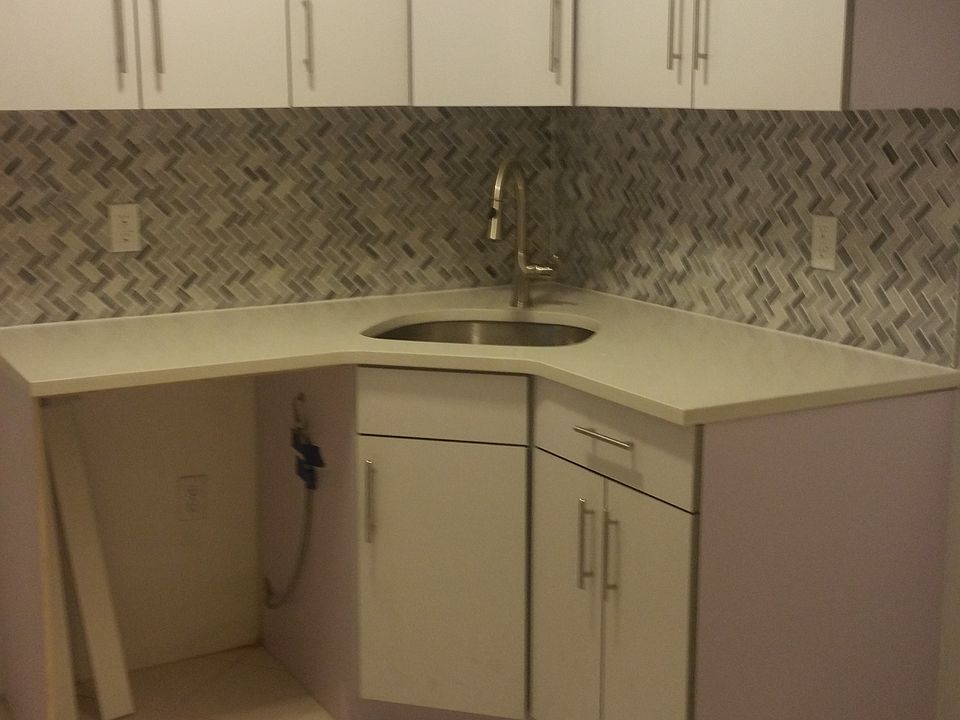 2nd image of 115 E 27th St APT 3B