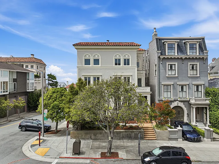 2998 Pacific Ave — Photo 1