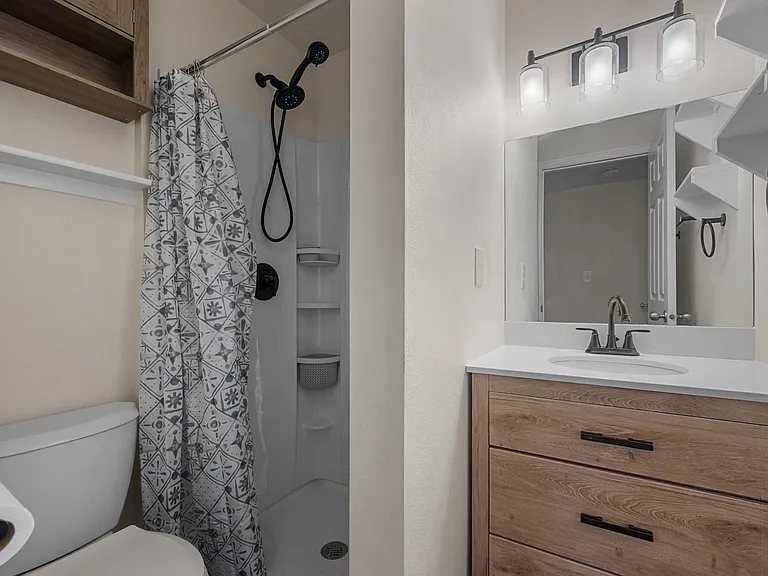 865 N 500 W #9 — Photo 12